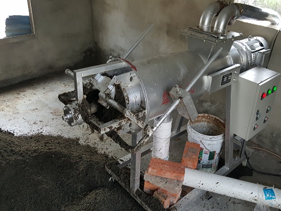 不銹鋼豬糞干濕分離機(jī) 不銹鋼豬糞干濕分離機(jī)